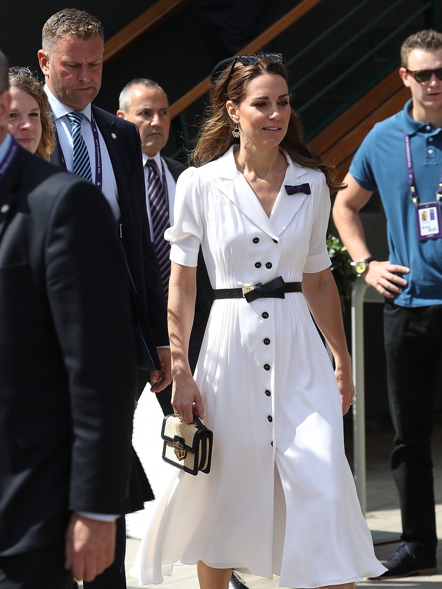 凯特王妃真会穿一件式连衣裙穿搭时髦又气质很显高级感