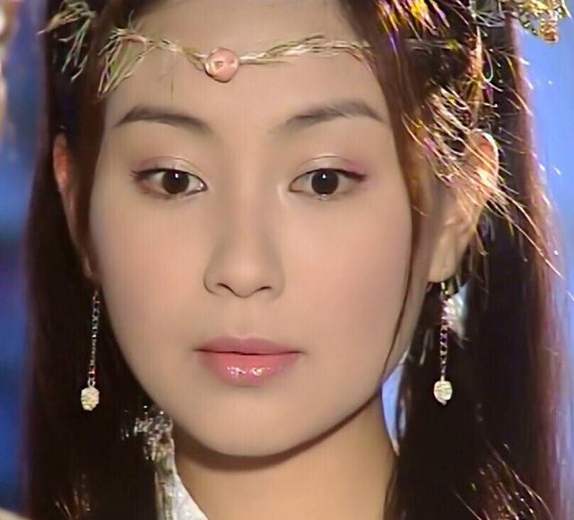 倚天屠龙记中的小昭,嫁人生双胞胎女儿,现在美丽幸福!