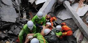 12年前汶川地震:20岁的蒋雨航被埋124小时,靠一瓶水熬过5天5夜休闲区蓝鸢梦想 - Www.slyday.coM 12年前汶川地震:20岁的蒋雨航被埋124小时,靠一瓶水熬过5天5夜休闲区蓝鸢梦想 - Www.slyday.coM