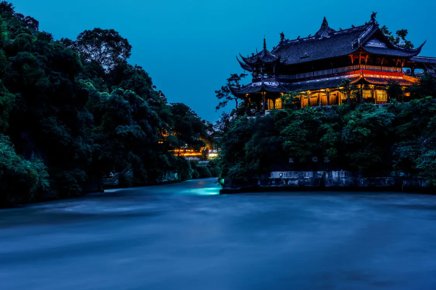 【成都都江堰简介】成都,是成渝地区双城经济圈核心城市,新一线城市