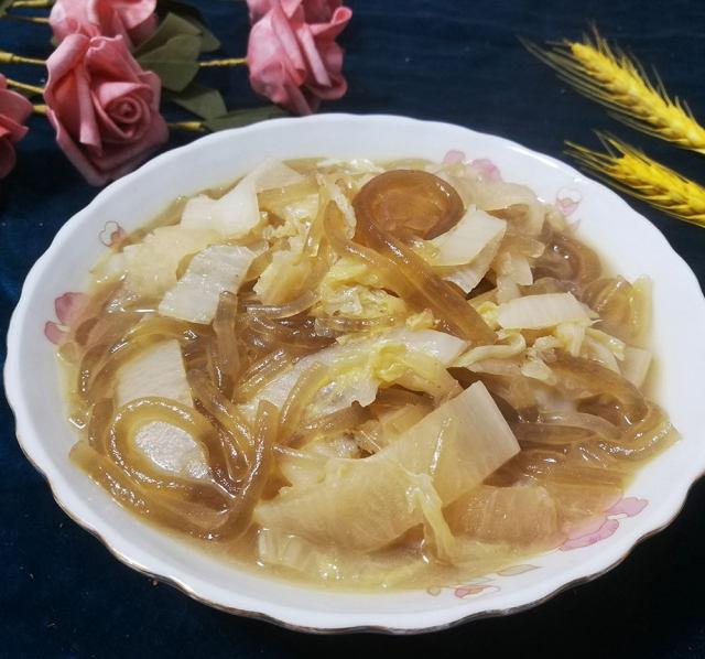白菜萝卜炖粉条,温暖美味的家常菜
