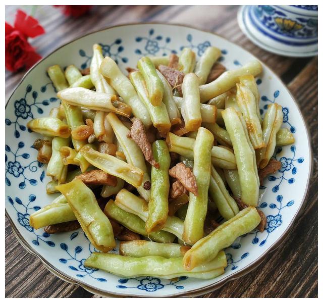 芸豆炖肉,芸豆口感鲜嫩,美味好吃