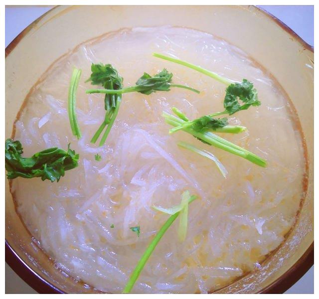 萝卜粉丝汤口味清淡汤鲜味美