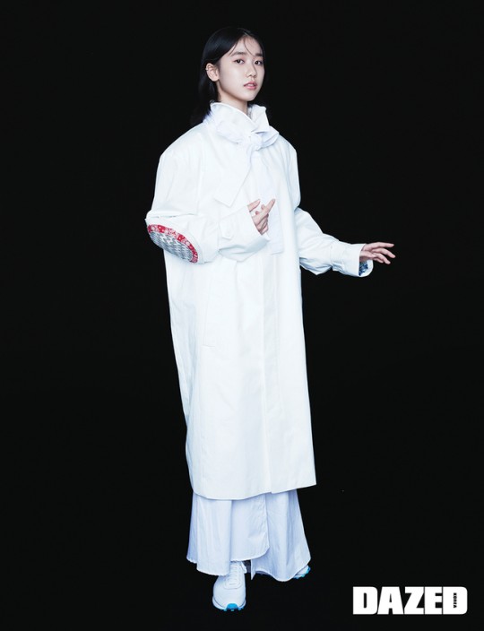 韩国女艺人李来最新杂志写真曝光