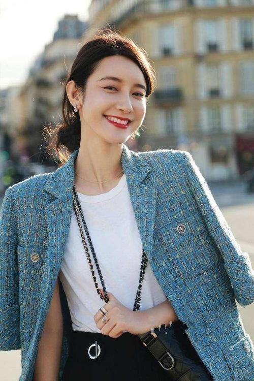 不知道这一波过后,总裁夫人是否会和蒋凡离婚,或者是蒋凡会选择和老婆