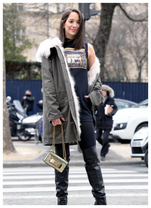 别只会穿羽绒服了,今年秋冬流行穿"派克大衣",时髦保暖两不误__财经