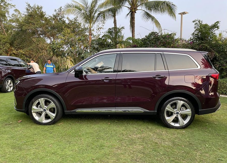 福特领裕六座版正式上市 售价区间18.98-21.98万元