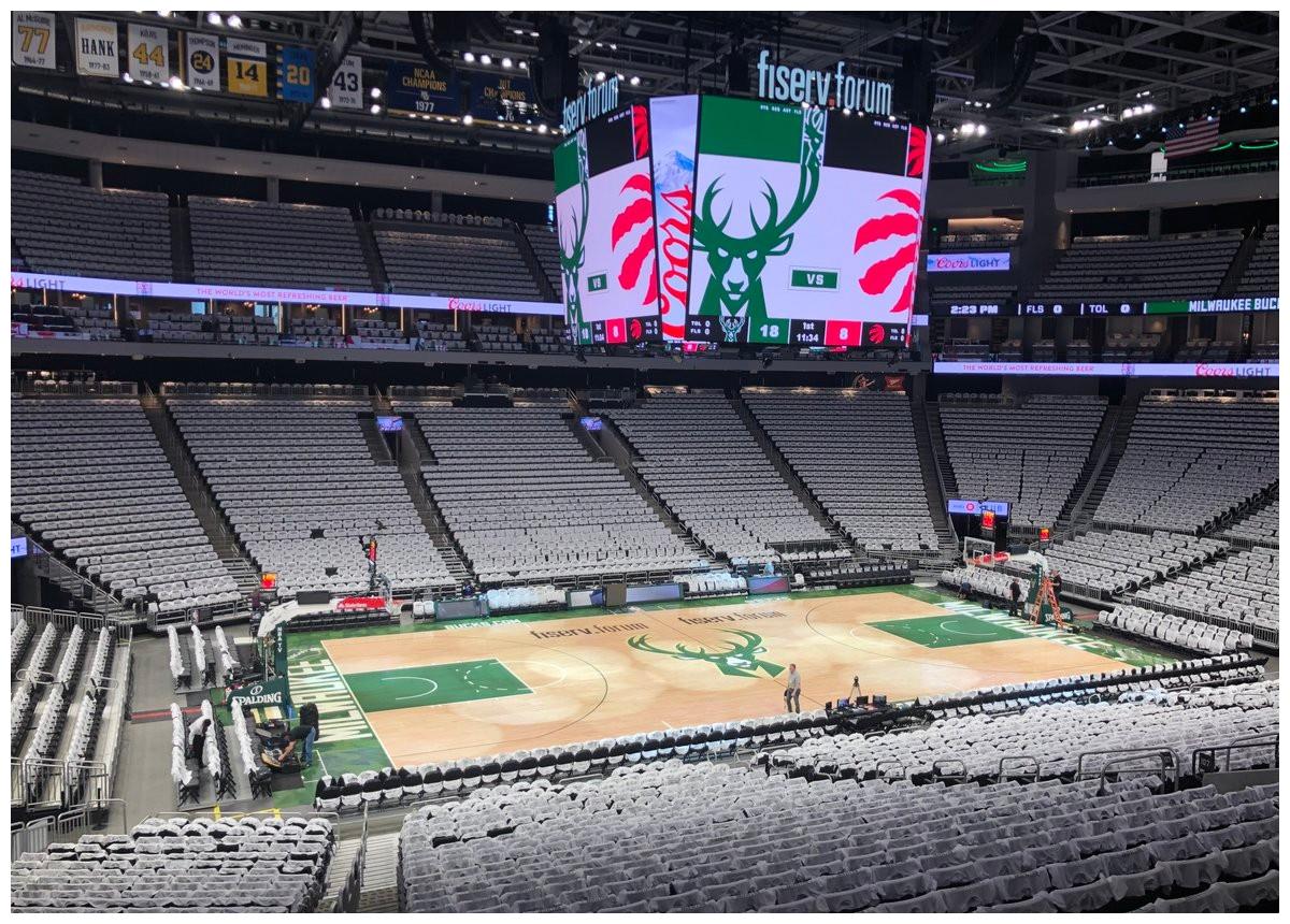 事后有一位警官向他透露,雄鹿队的主场fiserv forum球馆疑似因为一处