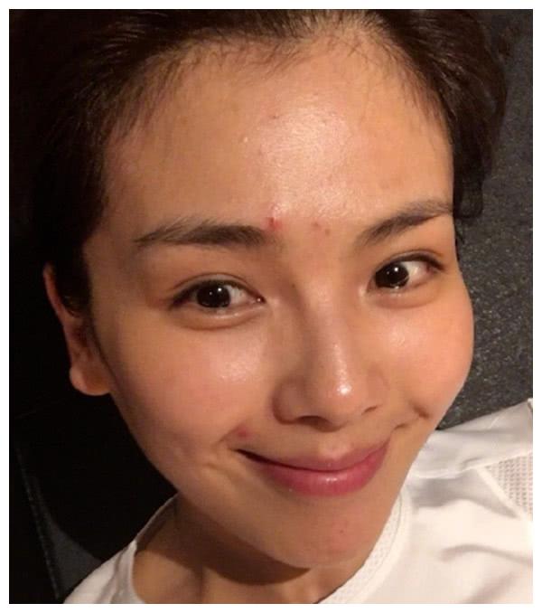 素颜果然是"照妖镜"不化妆的女明星就是普通人,真爱粉都认不出