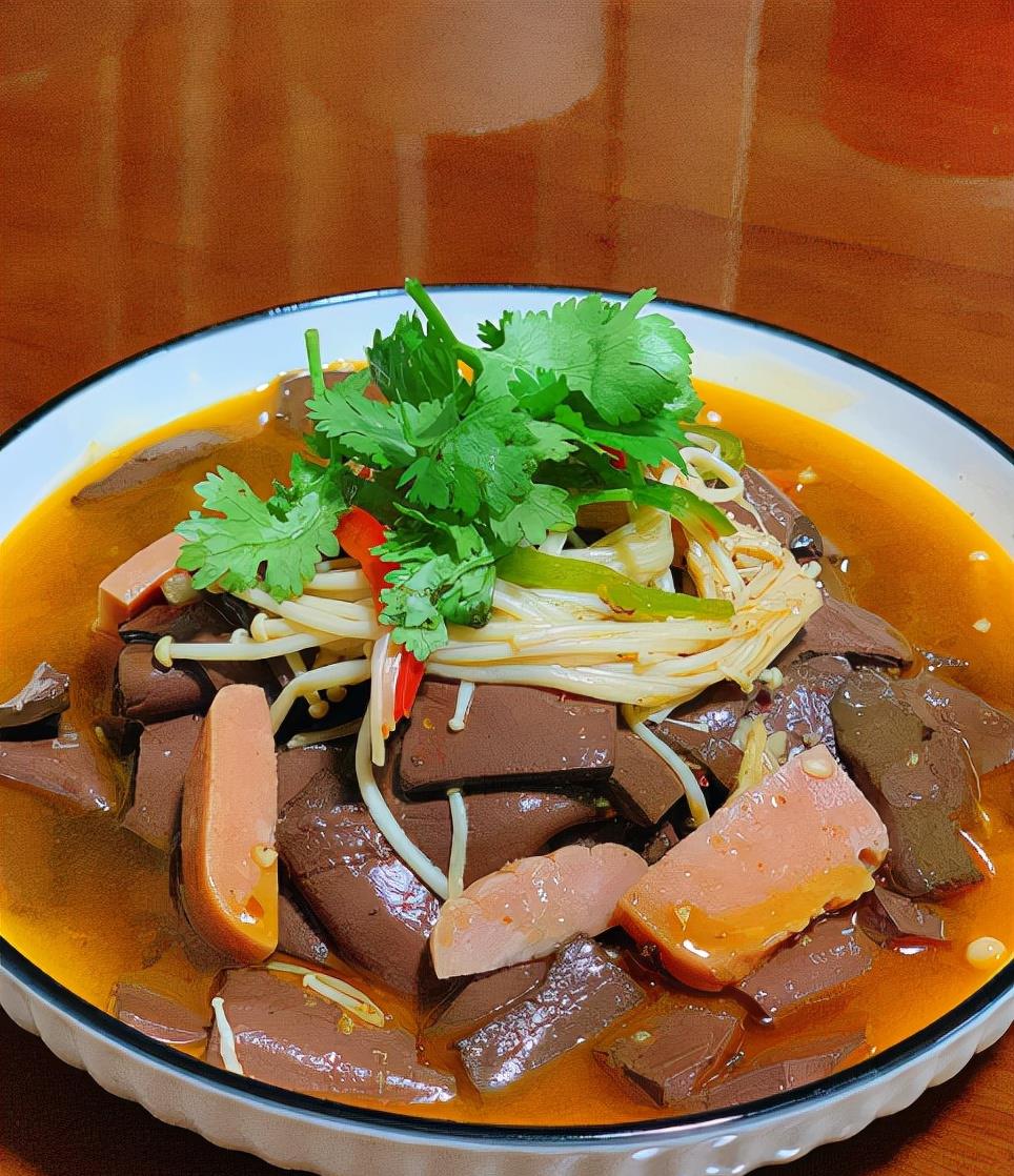 家常鸭血冒菜好吃不难做简单几步即可实现快来学习