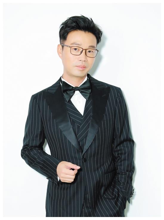 王迅:24岁成名,事业低谷遇黄渤相助,却出轨小18岁网红抛妻弃子