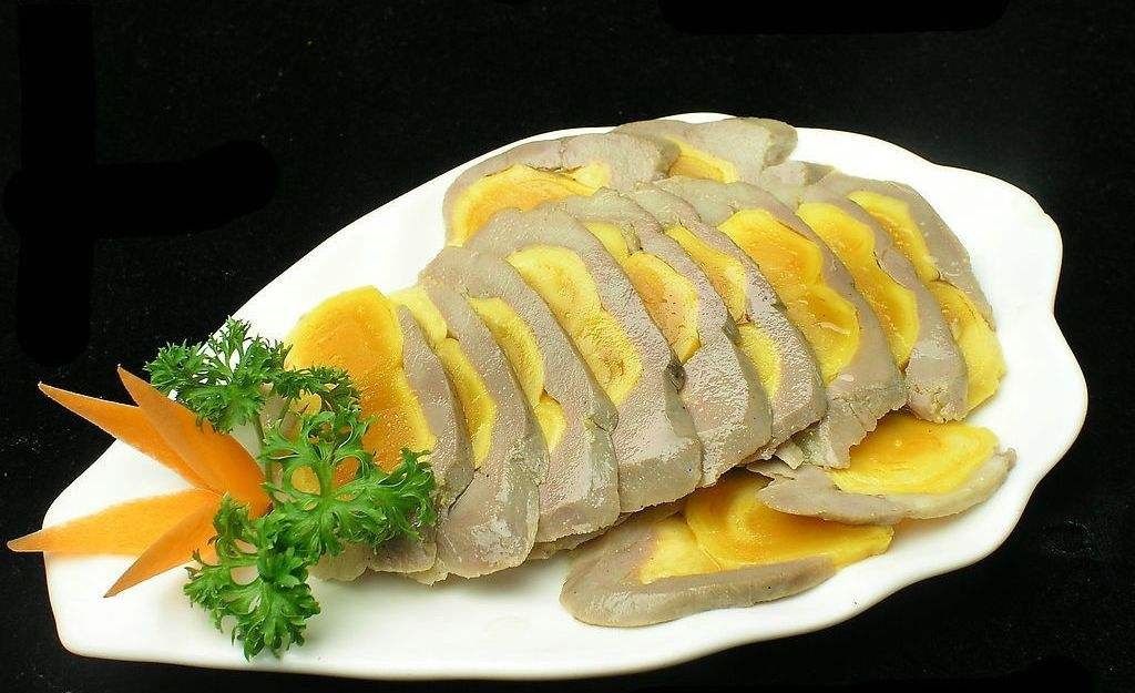 美食图片欣赏——泰安名吃蛋黄鸭卷