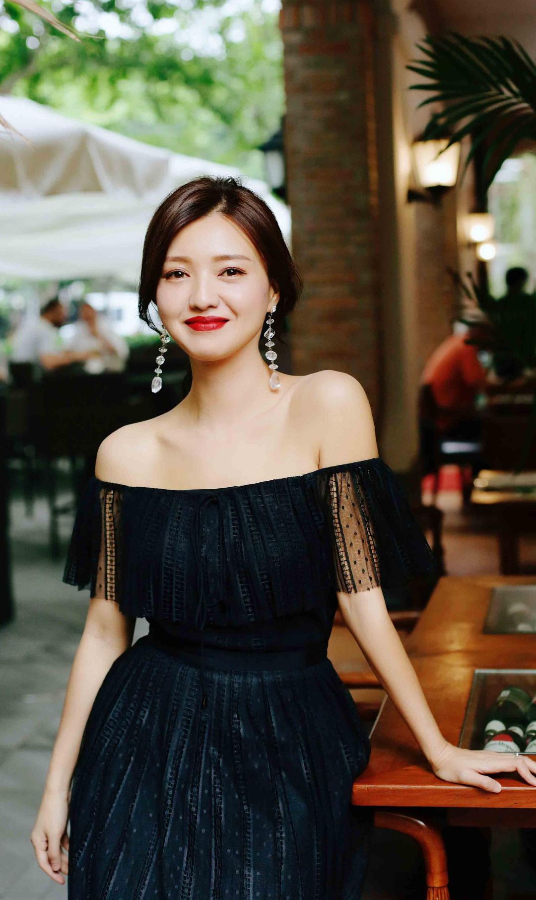 傅晶优雅迷人写真,这颜值气质美极了,你喜欢她吗__财经头条