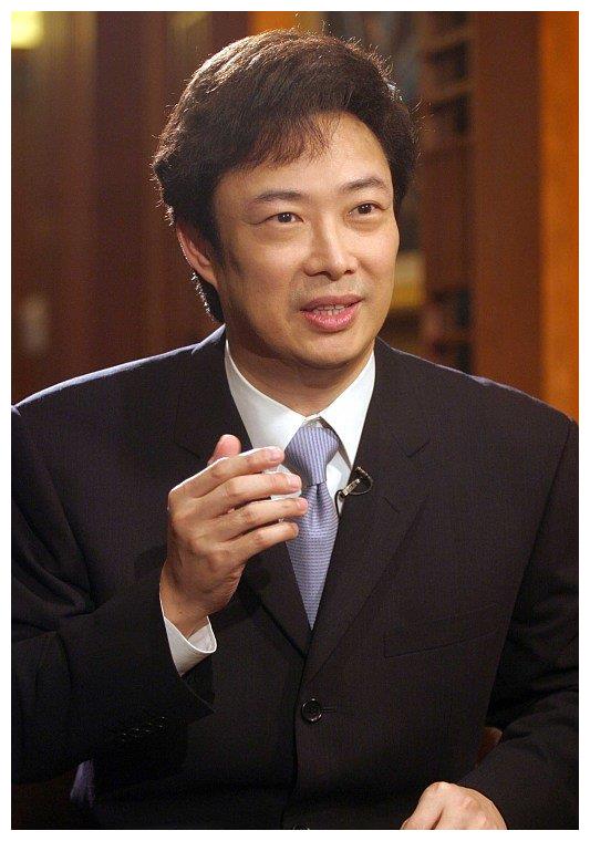 63岁的费玉清活得像30岁,73岁的郑少秋活得像20岁,他们怎么回事