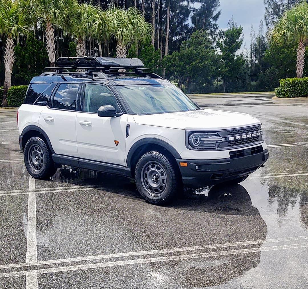 硬派又运动的设计全新福特broncosport实车