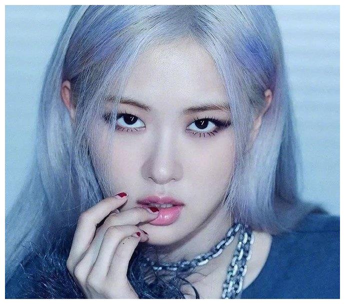 blackpink朴彩英旧照曝光眼睛变化过大遭网友质疑整过容