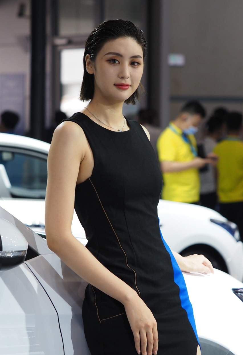 今年国内第一次大型车展,成都车展车模合集,戴口罩更美嘛?