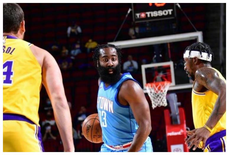 NBA篮网队新赛季阵容调整引发热议