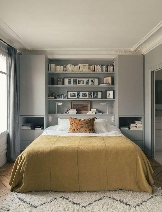 其次,可以选择两侧悬空搁板做床头柜.