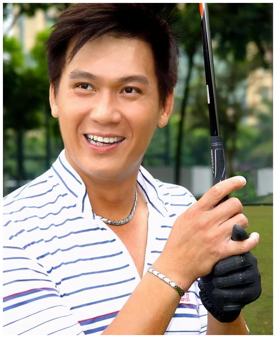 他演展昭不输何家劲,恋大23岁富婆不堪压力分手,48岁甄志强|甄志强