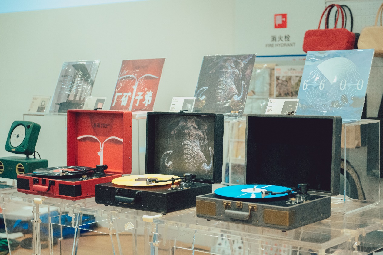 怎样做音乐才是“音乐艺术家”?看这个来自深圳的夫妻组合怎么做休闲区蓝鸢梦想 - Www.slyday.coM 怎样做音乐才是“音乐艺术家”?看这个来自深圳的夫妻组合怎么做休闲区蓝鸢梦想 - Www.slyday.coM