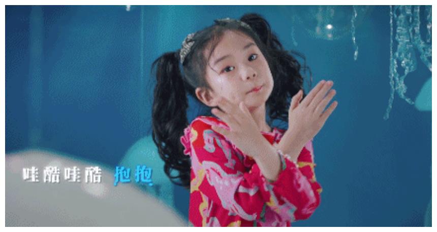 lucky第一支单曲来袭双马尾造型可爱不愧是骗我生女儿系列