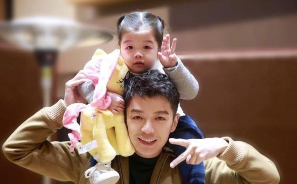 产妇生下“小眼睛宝宝”很嫌弃，婆婆安慰会变大，百天后却打脸了休闲区蓝鸢梦想 - Www.slyday.coM