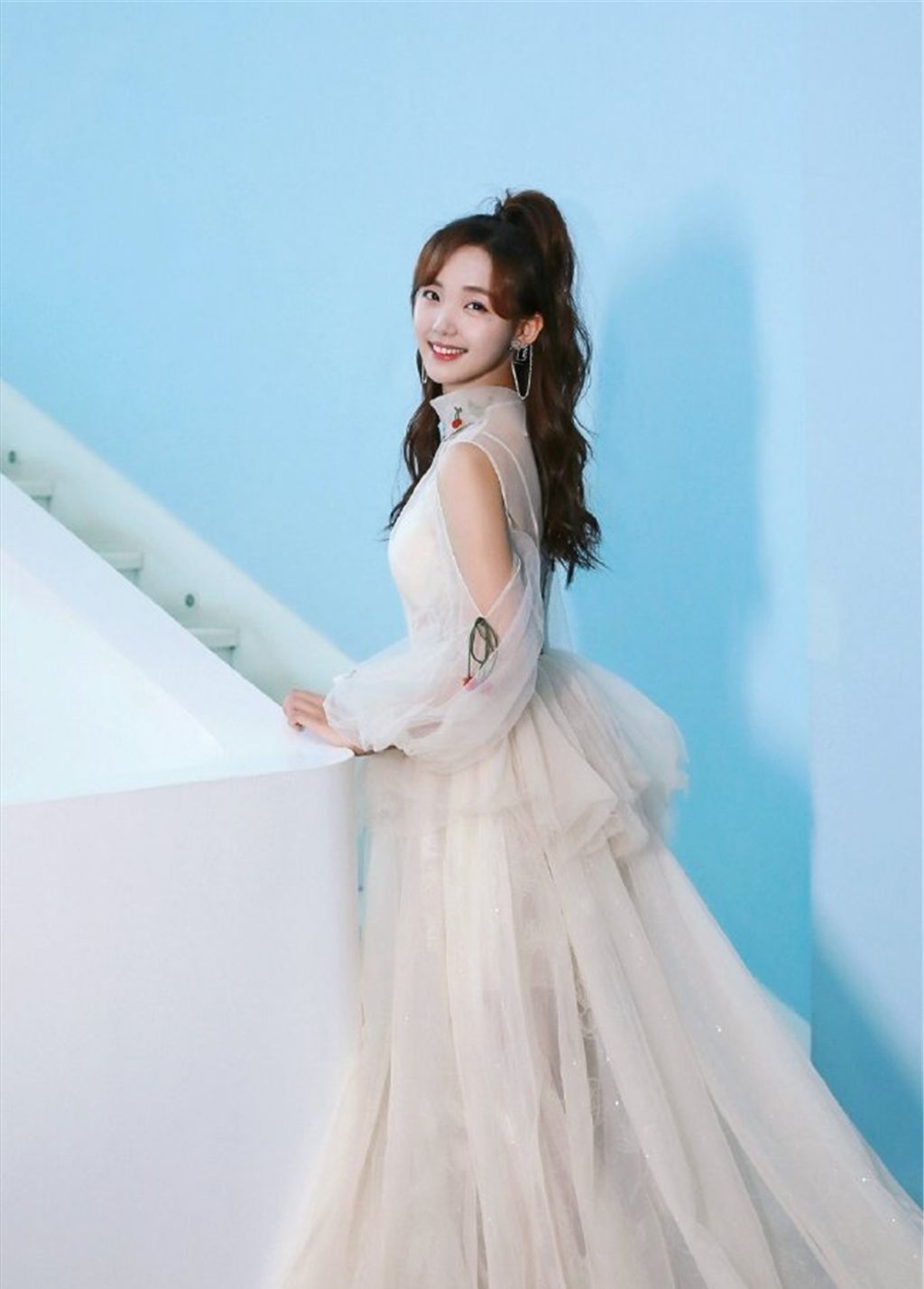 吕小雨壁纸图片,温柔甜美小可爱