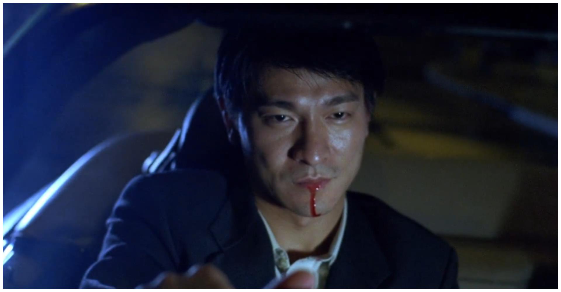 何尚生将彼得的手铐在了汽车上,这下难以脱身了,岂料他掀开布一颗定时