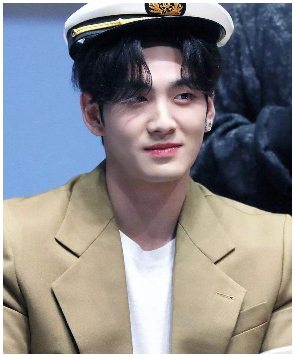 姜东昊的肌肉好好看哦,我需要这样的男孩!