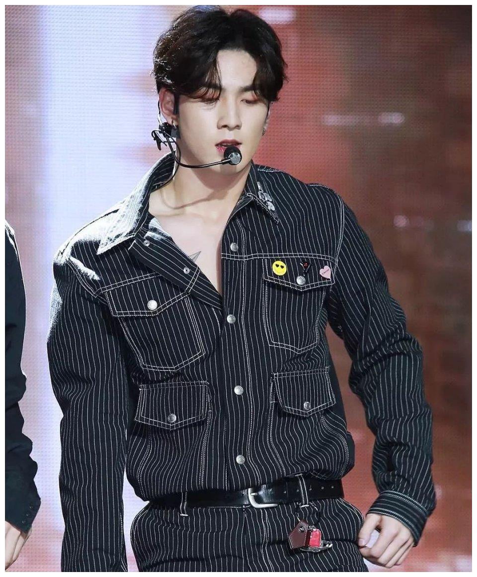 姜东昊的肌肉好好看哦,我需要这样的男孩!