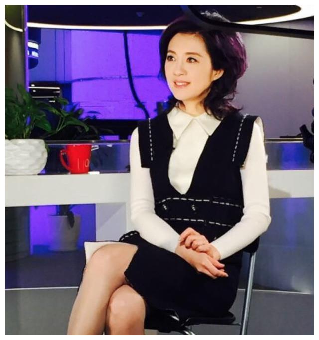 爱上有妇之夫丁健被央视劝退的许戈辉今52岁近照犹如少女