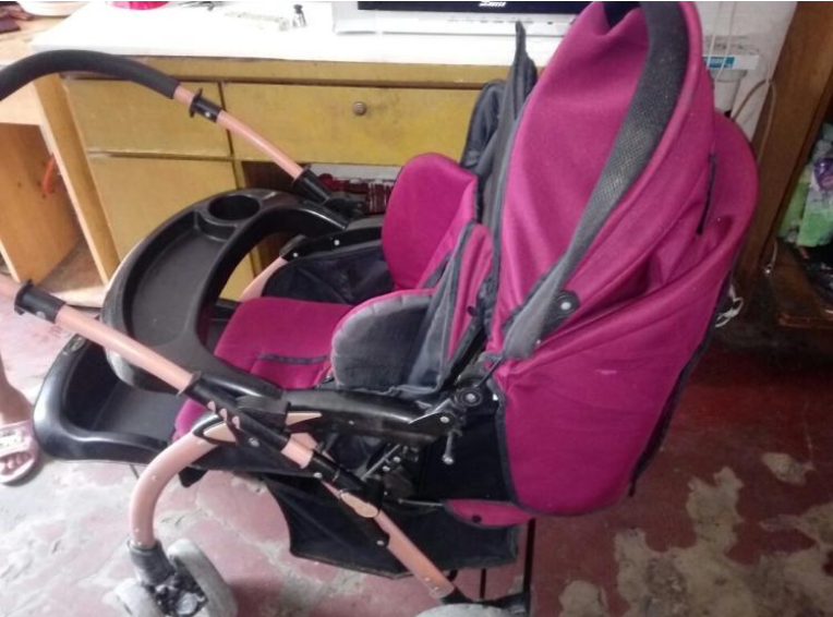 "花钱买辆婴儿车,还假装朋友送的",宝妈深夜吐槽:太搞笑