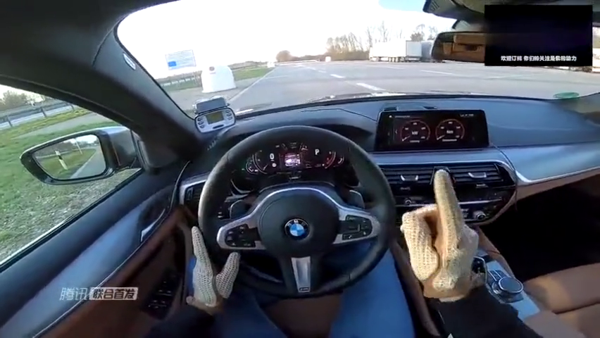 <em>实测</em>宝马M5从<em>0</em><em>-100</em>、<em>0</em>-2<em>00</em>的<em>加速</em><em>时间</em>，但要先戴好手套！