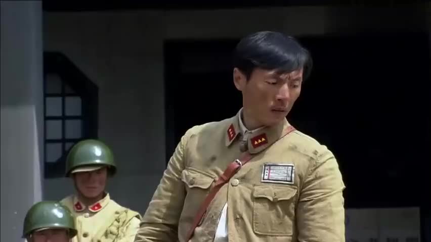 菜刀班尖刀连:这是得饿了多久啊!吃个素包子,还狼吞虎咽的