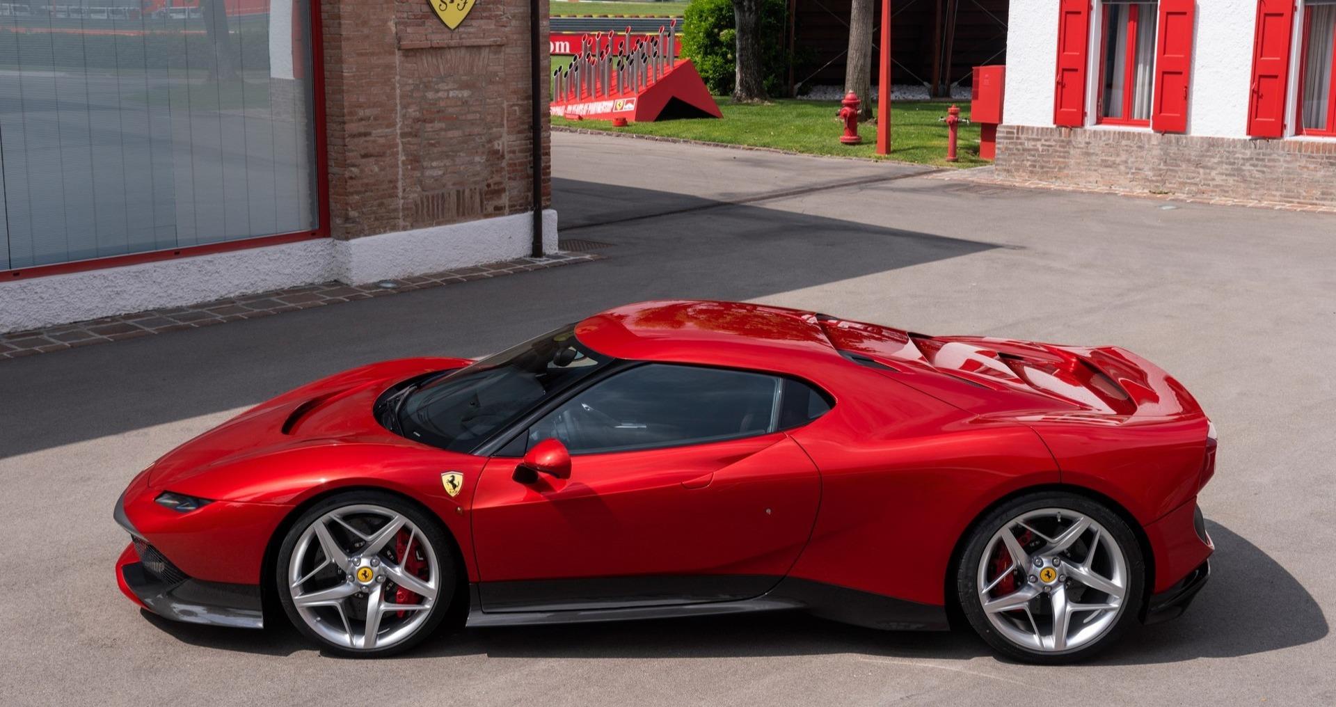 500万法拉利现上海街头,挂"77777"车牌,车主大家都认识