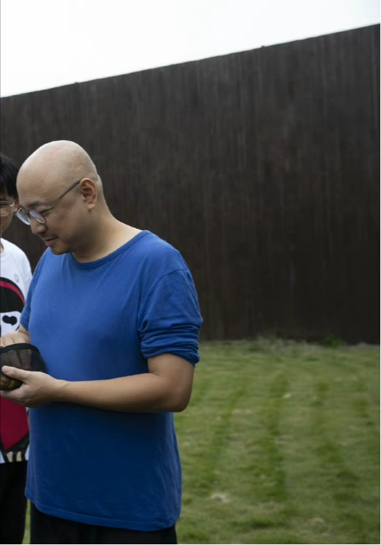 狗仔曝徐峥曾酒后打女记者,用脚踢脸3次致其眼出血,道歉后秒删休闲区蓝鸢梦想 - Www.slyday.coM 狗仔曝徐峥曾酒后打女记者,用脚踢脸3次致其眼出血,道歉后秒删休闲区蓝鸢梦想 - Www.slyday.coM