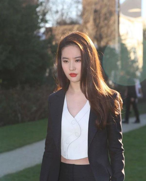 8/ 25景甜7/ 25韩雪6/ 25郭碧婷5/ 25关晓彤4/ 25高圆圆3/ 25范冰冰2