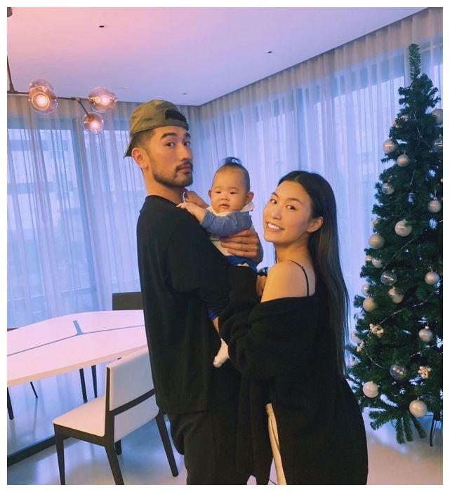 高以翔女友罕见晒"一家三口"照,男方去年就有"成家"打算?