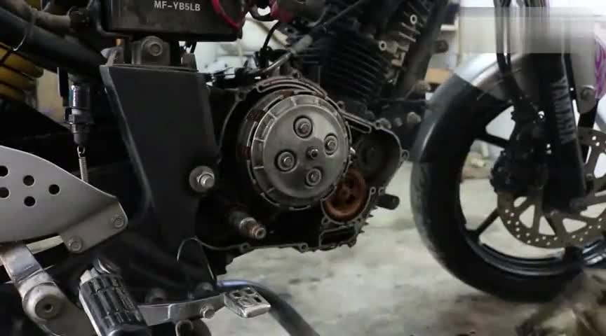 牛人拆解摩托车发动机内部的构造曝光一起学学吧