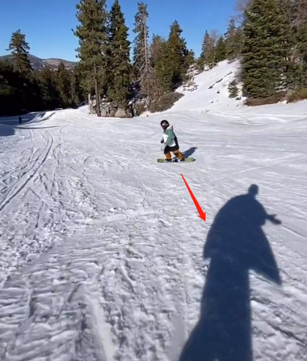 曾经交往过6年的王子文和贾乃亮疑约会滑雪之前因李小璐分手