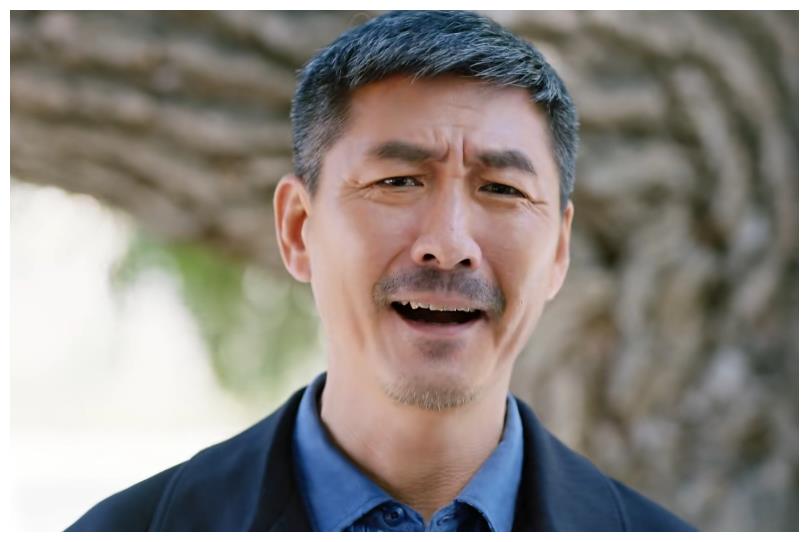 现在52岁的张子健比以前老了很多,不过演技依然在线,他的戏也是看一部