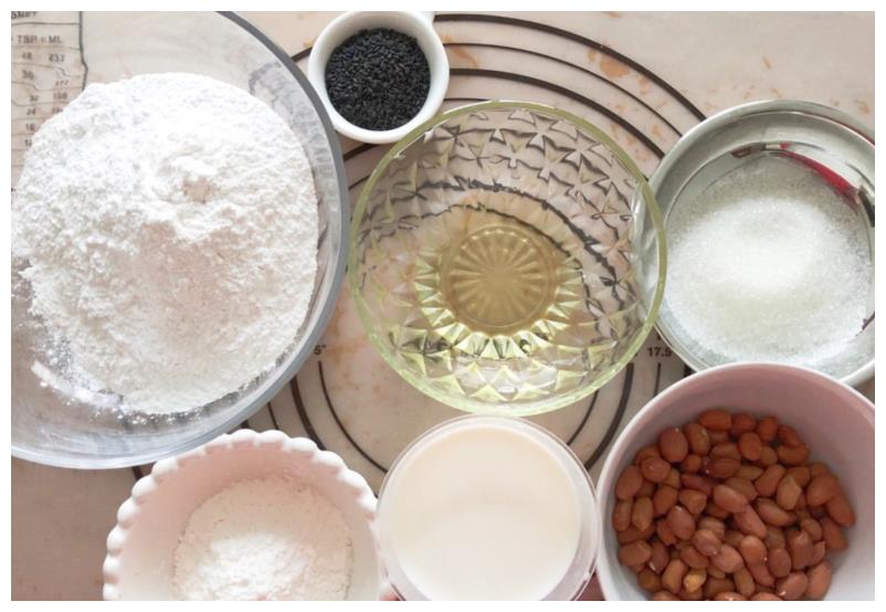 软糯香甜的花生糯米糍 油脂香气四溢 童年路边摊的回忆 财经头条