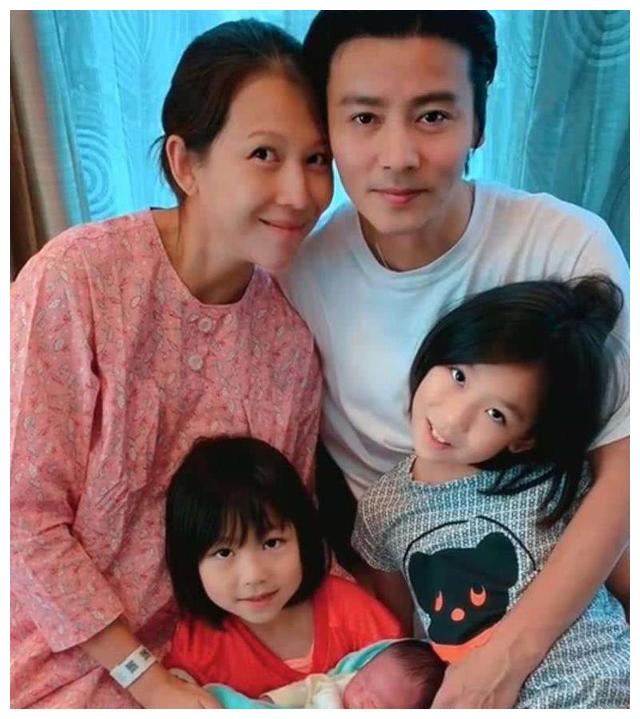 李连杰生日罕见晒全家福,两个女儿亭亭玉立,憾功夫皇帝后继无人