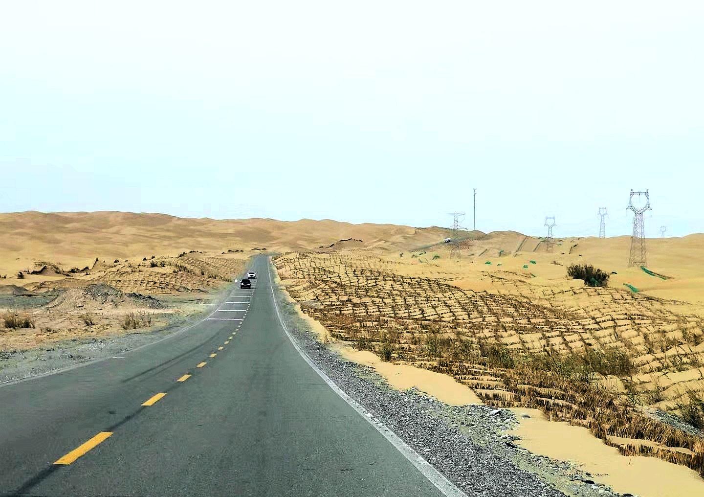 纵贯塔克拉玛干沙漠公路究竟几条?