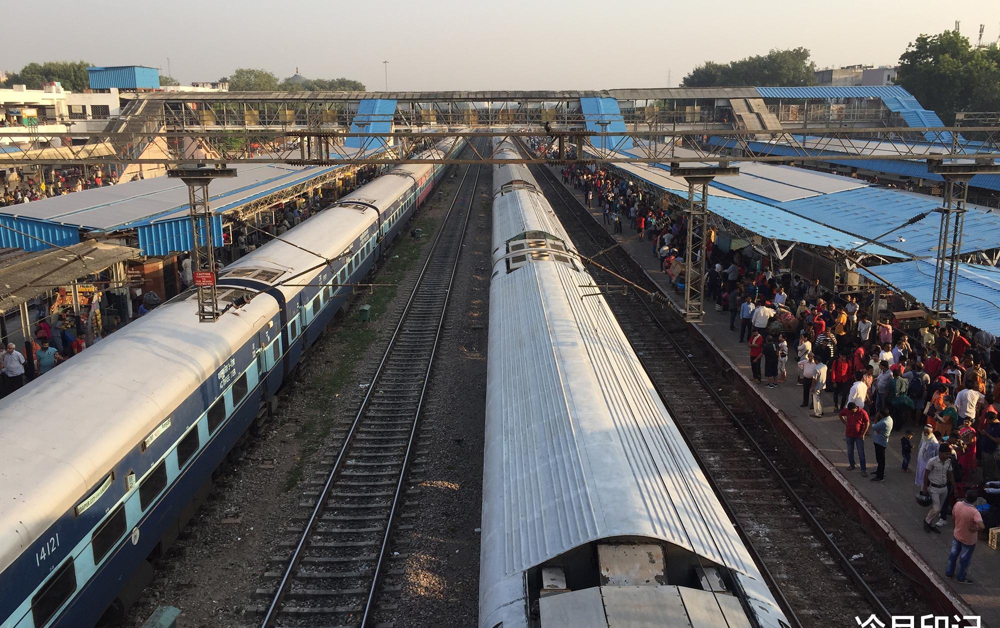 印度开挂式火车，它真实的样子竟是这样..._搜狐旅游_搜狐网