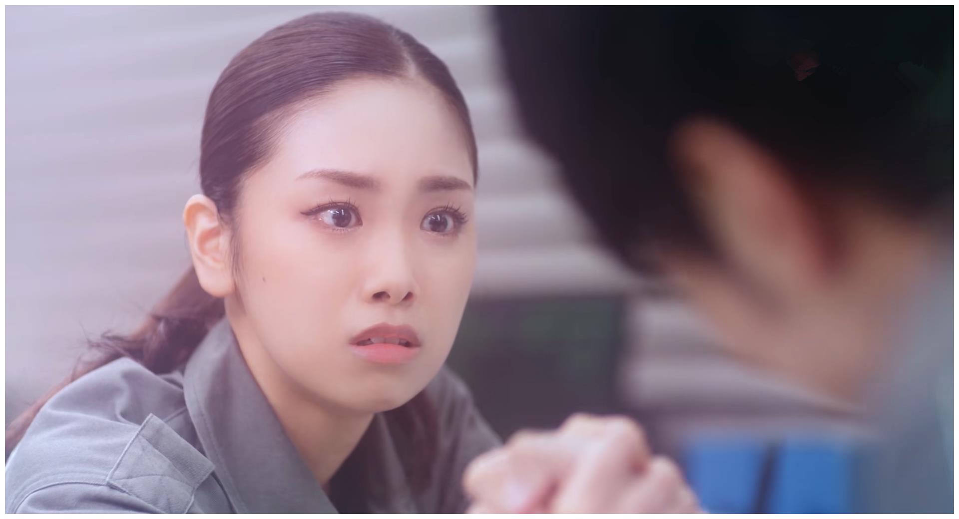 泽塔奥特曼洋子杀青照公开捧花掩面流泪都怪欧斯超人逃婚