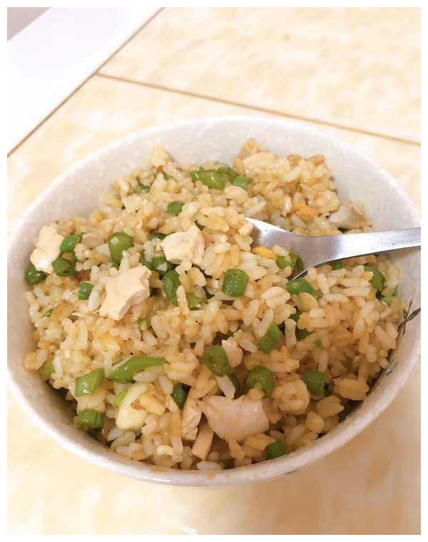 剩饭别再倒了,加一个海鸭蛋炒出一碗香喷喷的炒饭