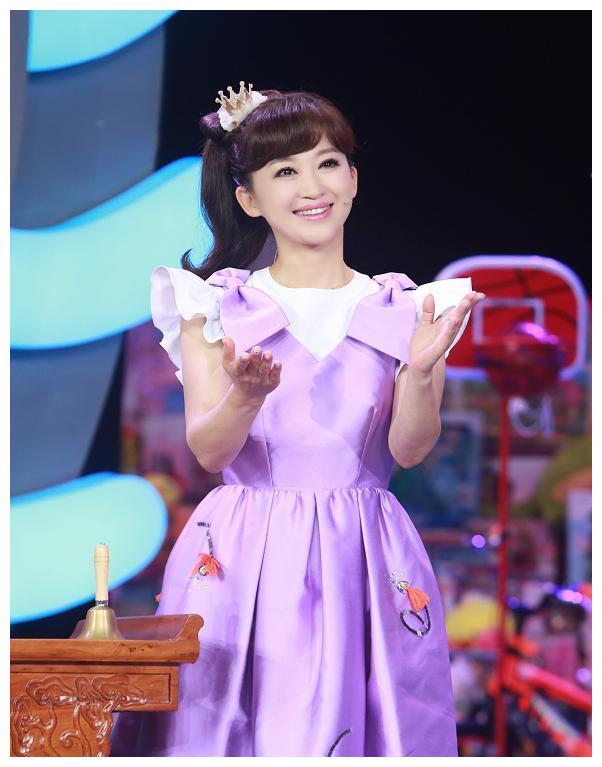 小鹿姐姐郏捷老公和帅儿子照片曝光原来她都已经46岁了