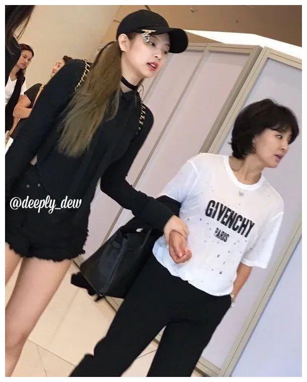 jennie,全智贤妈妈照片曝光吓倒网友:说和女儿双胞胎我都信